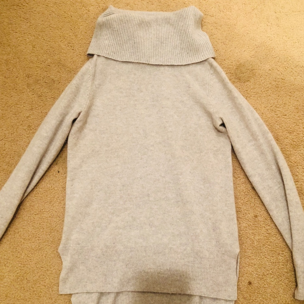 100% cashmere turtleneck